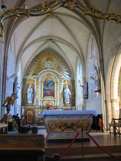 Inside the church of Sainte
M�re
�glise